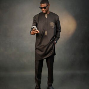 Costume Africain Homme – Noir Profond & Broderies Or – Collection Korité