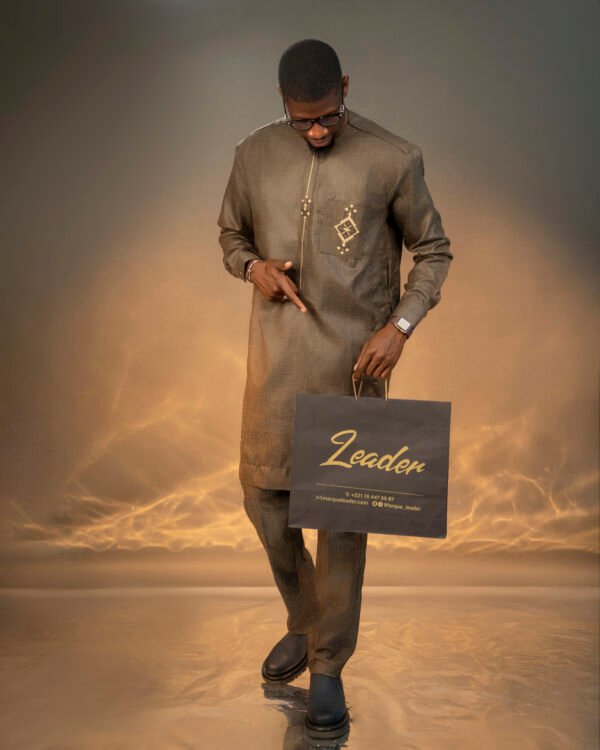 Costume Africain Homme – Bronze Satiné & Broderies Or – Collection Korité